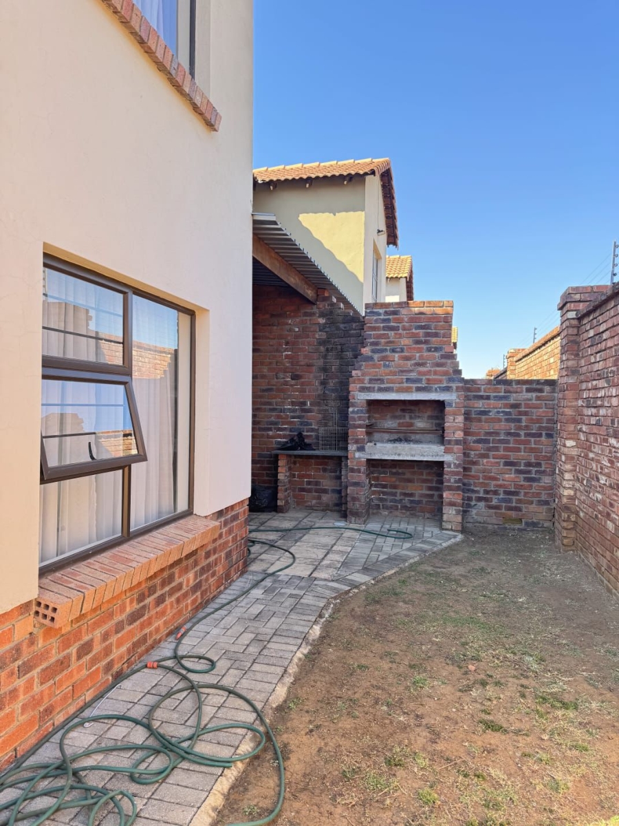 3 Bedroom Property for Sale in Waterval East North West